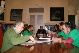 La Plataforma de Afectados por la Hipoteca traslada sus inquietudes al alcalde de Segovia