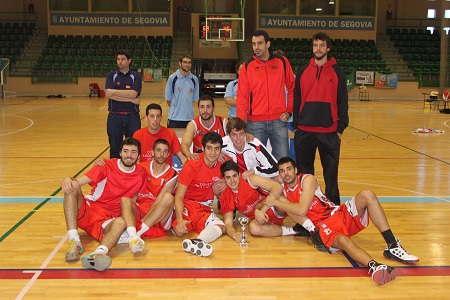El CD Base domina el III torneo de baloncesto Ciudad de Segovia