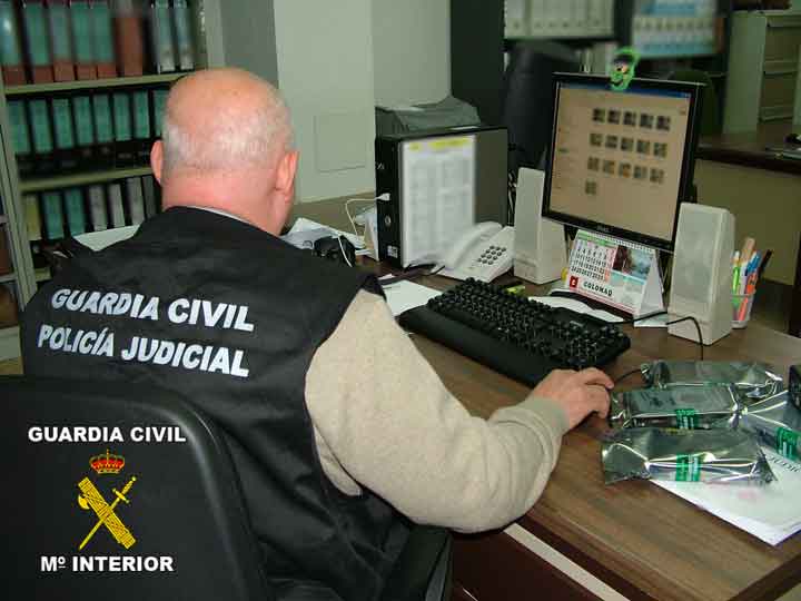 Detenidos dos hombres por retener a una mujer para ejercer la prostitución en Segovia