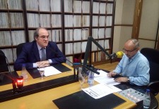 Ángel Gabilondo en los estudios de Radio Segovia