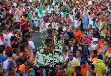 La Parroquia de Cuéllar vende réplicas de la Virgen del Rosario para restaurar la talla original