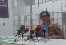Natalia del Barrio en la Oficina de Podemos, en el Centro Comercial de Almuzara